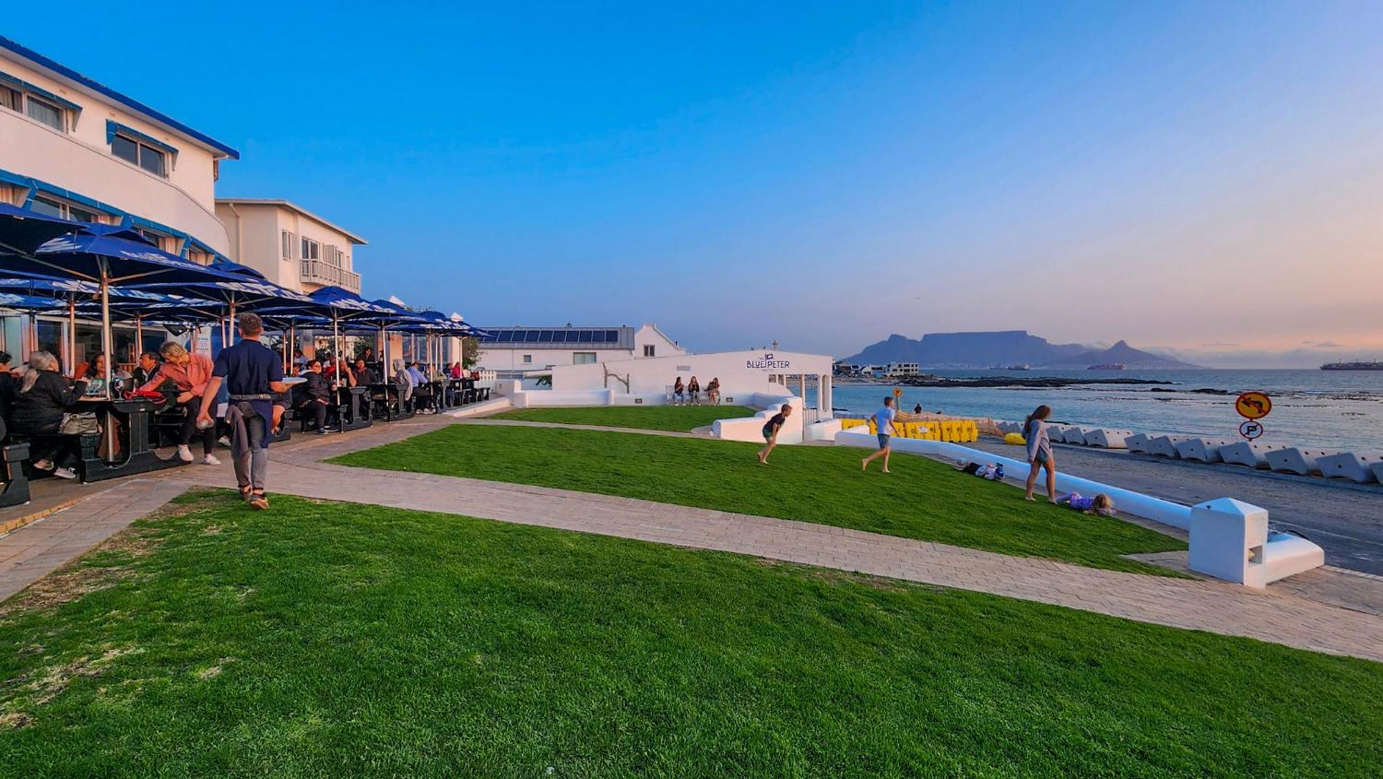 The Blue Peter Hotel Bloubergstrand Eksteriør billede